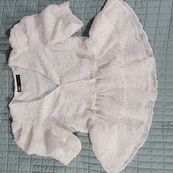 Zara Tops - ZARA  Womens White Shaggy V-Neck Peplum Top/Blouse Size Small